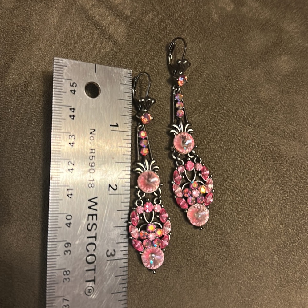 ☘️Earrings - Picture 2 of 2